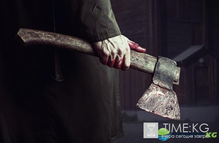 На 22-летнего жителя Петербурга напали с топором на Васильевском острове