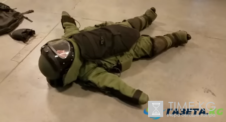 Невеста в костюме снайпера не смогла подняться на ноги - видео