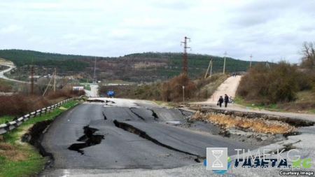 "Новости КрымНаша": в Крыму из-за разрушенной оползнем трассы объявят чрезвычайное положение
