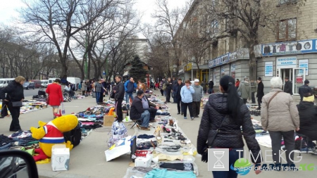 Огромный позор Кишинева. Блошиный рынок на привокзальной площади.