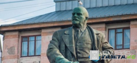 Поклонская запустила флэшмоб мракобесия: Ленин в Выборге тоже решил "помироточить"