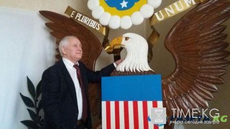 Украинский умелец из Ровно смастерил трон для Трампа и просит за него $900 тысяч