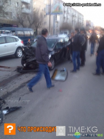 В Волгограде неуправляемый лихач протаранил машину – последствия ДТП оказались ужасными