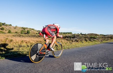 Британец проехал всю страну, не покидая квартиру (видео)
