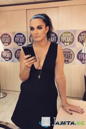 Елена Ваенга шокировала своим декольте на шоу “Вечерний Ургант”