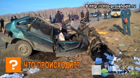 Фура раздавила легковушку «на части», фото случившегося ДТП под Омском ужасают