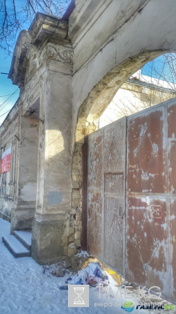 Хотите купить памятник архитектуры в Кишиневе? Продается дом генерала Старова №42 по ул. Триколорулуй.