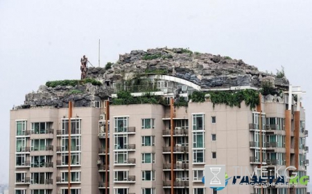 Китайский профессор построил виллу на крыше многоэтажки