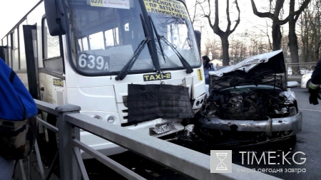 На проспекте Ленина в Красном Селе в ДТП с автобусом пострадали трое детей