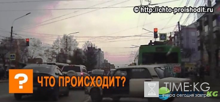 Обиженный водитель такси в Красноярске взорвал сеть своим поведением после ДТП