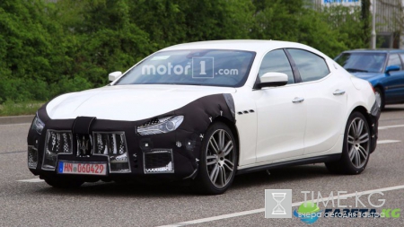 Появились новые шпионские фото Maserati Ghibli
