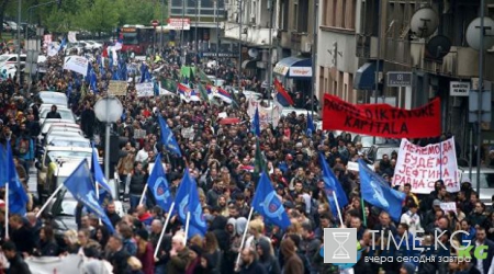 Протест в Белграде: парализовано движение транспорта – первое видео