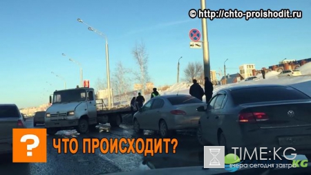 Пьяный водитель разбросал массу машин на оживленном перекрестке в Уфе – фото впечатляют