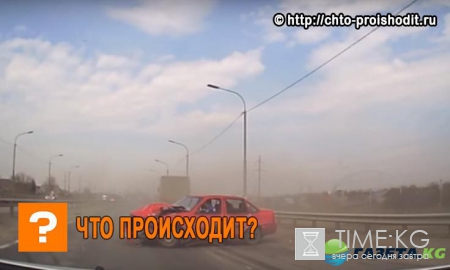 Родился в рубашке: грузовик нещадно раздавил иномарку на дороге в Липецке