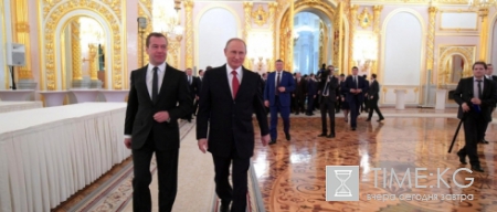 СМИ: Медведев обеспокоен своим политическим будущим