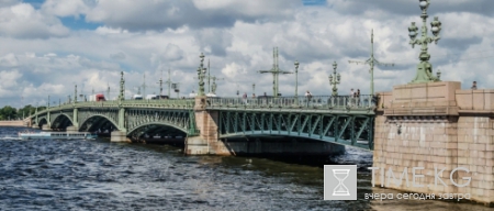 В ночь на 22 апреля в Петербурге разведут Троицкий и Литейный мосты