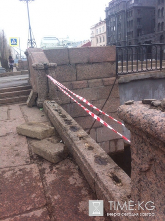 В Петербурге иномарка «искупалась» в Крюковом канале