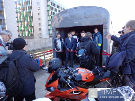 В Петербурге запустили сервис по регулярной перевозке мотоциклов поездами