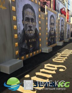 Чарли Ханнэм на премьере "Король Артур: Легенда меча" в Лос-Анджелесе Чарли Ханнэм на премьере "Король Артур: Легенда меча" в Лос-Анджелесе