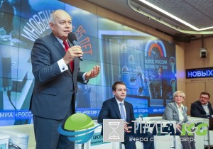 Дмитрий Киселев рассказал, как разбил лицо на даче в Крыму Дмитрий Киселев рассказал, как разбил лицо на даче в Крыму