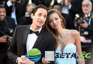 Эдриан Броуди наслаждается отдыхом на Лазурном берегу Эдриан Броуди наслаждается отдыхом на Лазурном берегу
