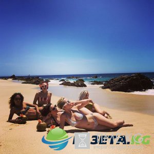 Кэти Перри опубликовала фото с отдыха у океана Кэти Перри опубликовала фото с отдыха у океана
