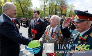 Лукашенко: Минск не позволит переписывать историю ВОВ