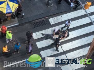 МОЛНИЯ: В Нью-Йорке автомобиль на полной скорости врезался в толпу, есть жертвы +, ФОТО МОЛНИЯ: В Нью-Йорке автомобиль на полной скорости врезался в толпу, есть жертвы +, ФОТО