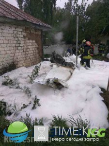 На Украине самолет упал на жилой дом На Украине самолет упал на жилой дом