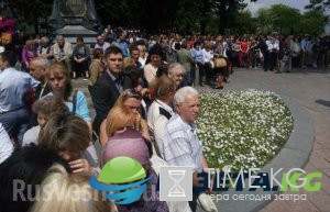 Odessa wall of Soviet Heroes was covered in yellow-blue baloons for Poroshenko's arrival PHOTОS Odessa wall of Soviet Heroes was covered in yellow-blue baloons for Poroshenko's arrival PHOTОS