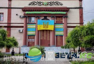 Odessa wall of Soviet Heroes was covered in yellow-blue baloons for Poroshenko's arrival PHOTОS Odessa wall of Soviet Heroes was covered in yellow-blue baloons for Poroshenko's arrival PHOTОS