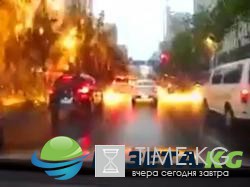 Огненный дождь в Китае чудом попал на видео