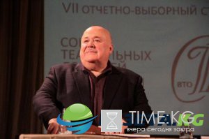 Путин подарил юбиляру Калягину книгу о первой российской экспедиции в Бразилию Путин подарил юбиляру Калягину книгу о первой российской экспедиции в Бразилию