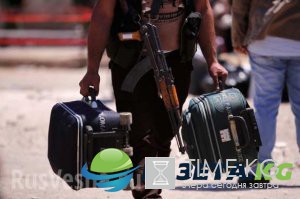 Российские военные, боевики с М-16 и флаги РФ и САР — репортаж из Хомса ФОТО, Российские военные, боевики с М-16 и флаги РФ и САР — репортаж из Хомса ФОТО,