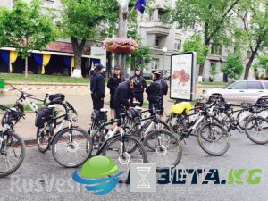 Ситуация в Киеве накаляется: скоро начнется «Бессмертный полк», неонацисты заблокированы в своем офисе ФОТО, ПРЯМАЯ ТРАНСЛЯЦИЯ Ситуация в Киеве накаляется: скоро начнется «Бессмертный полк», неонацисты заблокированы в своем офисе ФОТО, ПРЯМАЯ ТРАНСЛЯЦИЯ