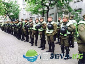 Ситуация в Киеве накаляется: скоро начнется «Бессмертный полк», неонацисты заблокированы в своем офисе ФОТО, ПРЯМАЯ ТРАНСЛЯЦИЯ Ситуация в Киеве накаляется: скоро начнется «Бессмертный полк», неонацисты заблокированы в своем офисе ФОТО, ПРЯМАЯ ТРАНСЛЯЦИЯ