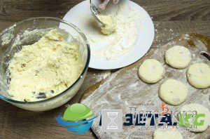Сырники с изюмом, из творога, рецепт с фото, пошагово: что важно знать, из чего, что купить, как приготовить, рецепт с фото, пошагово? Сырники с изюмом, из творога, рецепт с фото, пошагово: что важно знать, из чего, что купить, как приготовить, рецепт с фото, пошагово?