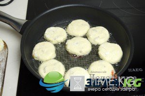 Сырники с изюмом, из творога, рецепт с фото, пошагово: что важно знать, из чего, что купить, как приготовить, рецепт с фото, пошагово? Сырники с изюмом, из творога, рецепт с фото, пошагово: что важно знать, из чего, что купить, как приготовить, рецепт с фото, пошагово?