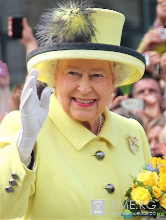 91-летняя королева Елизавета съездила в церковь за рулем Jaguar‍