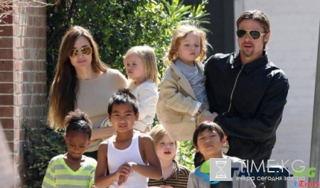 Анджелина Джоли и Брэд Питт, последние новости: вся правда о разводе, пугающее заявление Бреда, Анджелина празднует день матери, тайные встречи экс-супругов