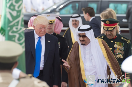 Дональд и Мелания Трамп совершили первую зарубежную поездку в качестве президента и первой леди