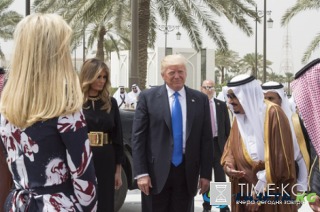 Дональд и Мелания Трамп совершили первую зарубежную поездку в качестве президента и первой леди