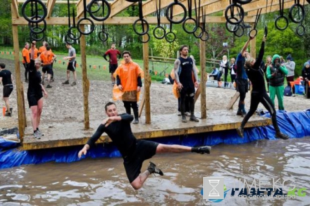 Из грязи в князи: в Германии прошла гонка Tough Mudder