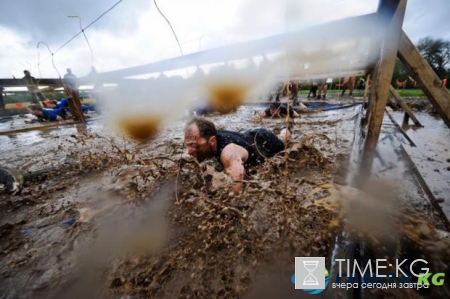 Из грязи в князи: в Германии прошла гонка Tough Mudder