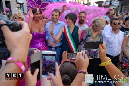 Ко дню Gay Pride в Турине появился толерантный светофор