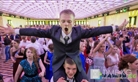 Московские выпускники могут остаться без выпускного