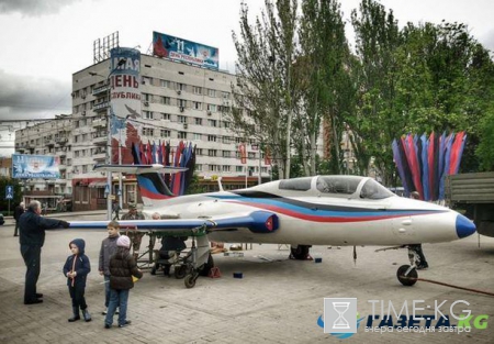Новости «Новороссии»: в центре Донецка поставили реактивный самолет