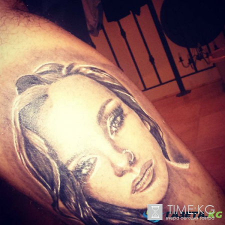 Ольга Серябкина оказывает знаки внимания иностранцу