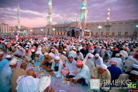 Правила Уразы для мужчин и для женщин, когда можно есть: Что можно и чего нельзя? Правила, условия, запреты