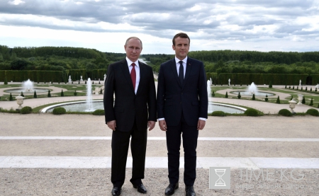 Путин и Макрон посетили в Версале выставку «Петр Великий. Царь во Франции. 1717»